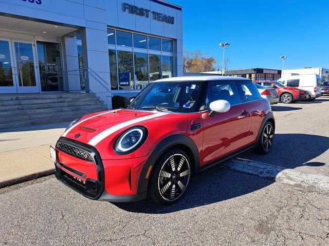 Used 2024 MINI Cooper S image 2
