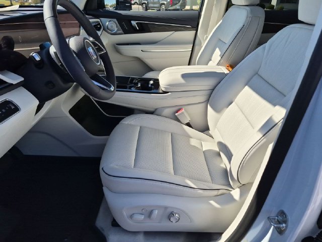New 2027 Buick Enclave Avenir w/ LPO, Floor Liner Package FWD image 15