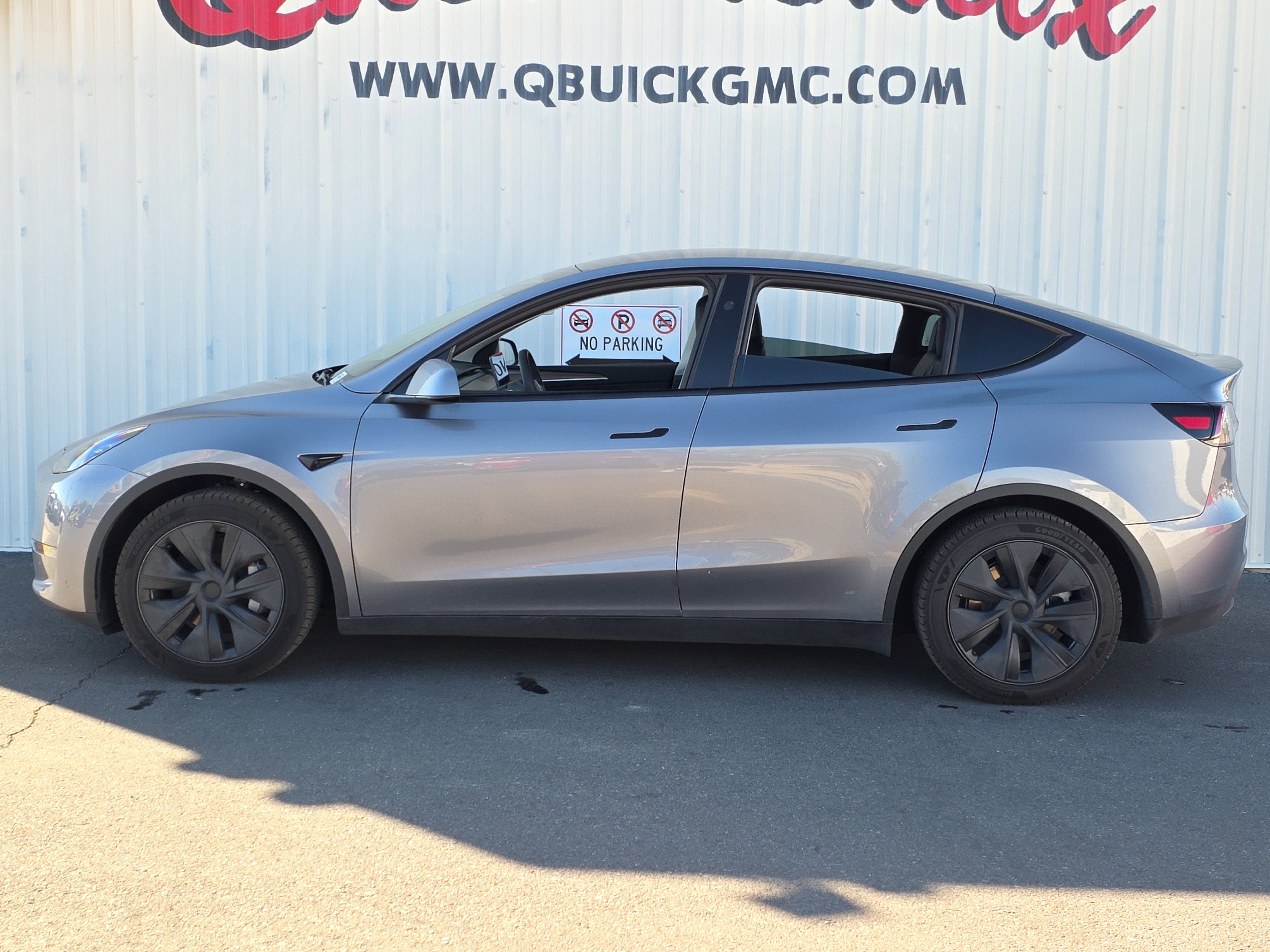 Used 2025 Tesla Model Y Long Range image 4