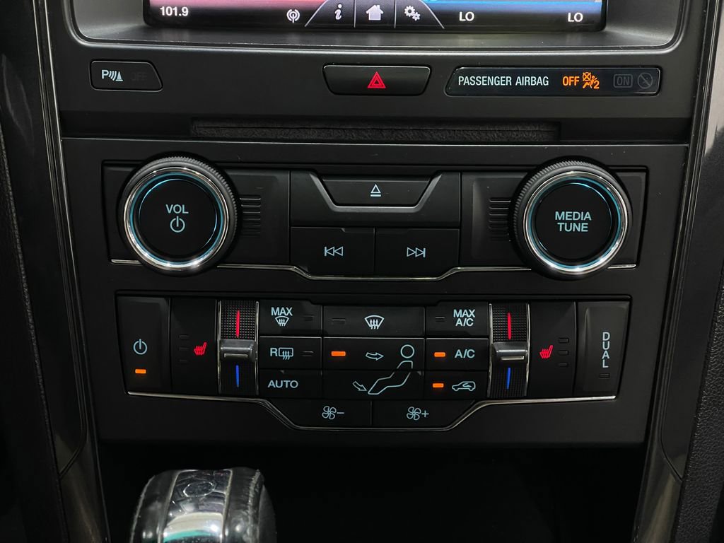 Used 2016 Ford Explorer XLT w/ Equipment Group 202A image 26