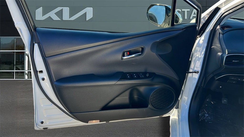 Used 2018 Toyota Prius Three Touring image 9