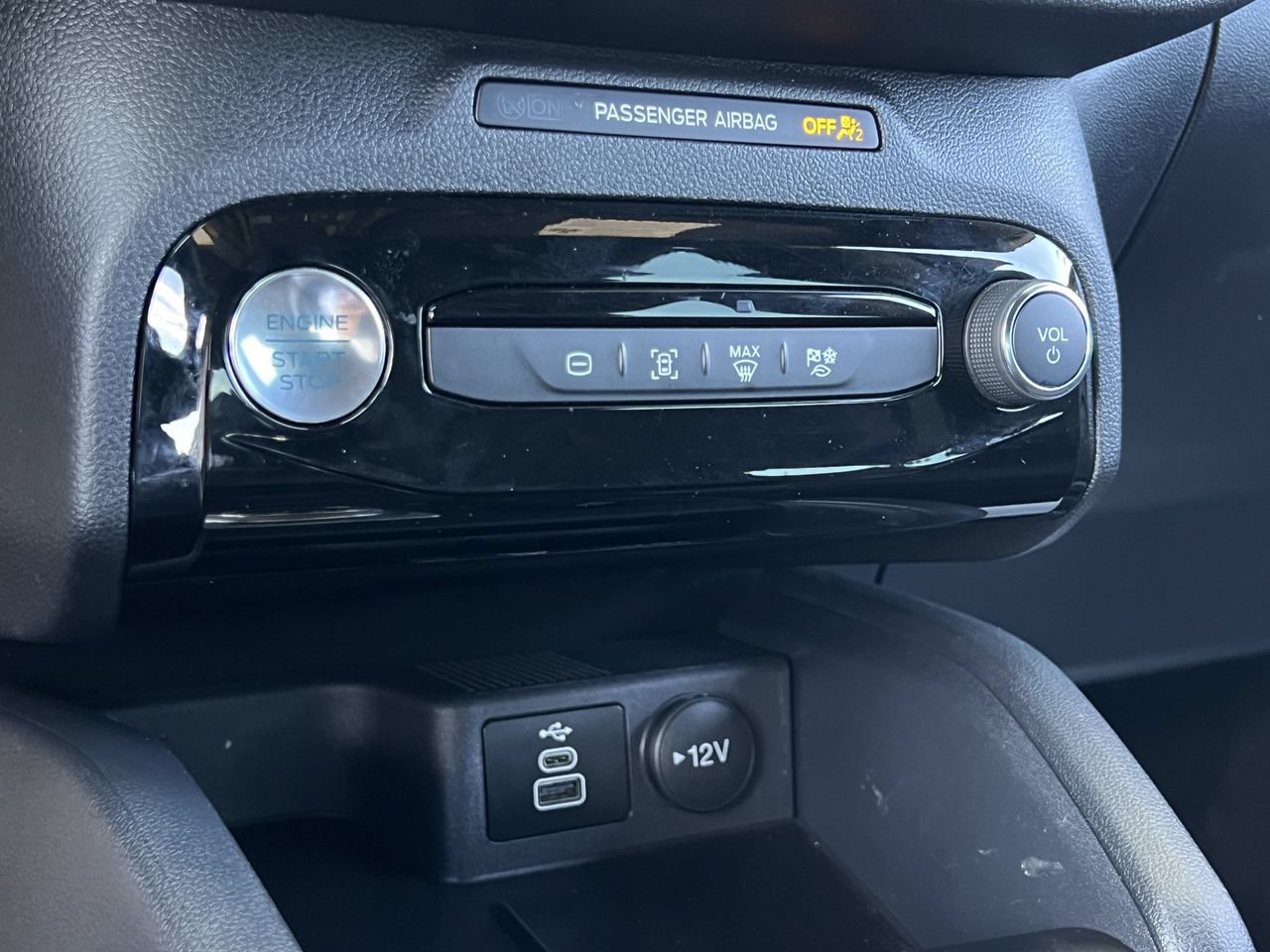 Used 2025 Ford Escape ST-Line w/ Equipment Group 301A FWD image 18