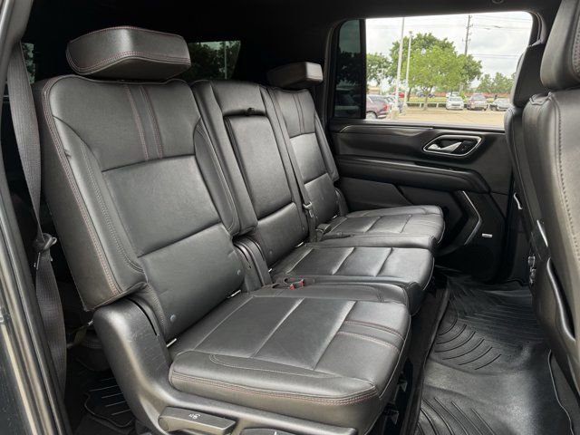 Used 2021 Chevrolet Suburban RST RWD image 31