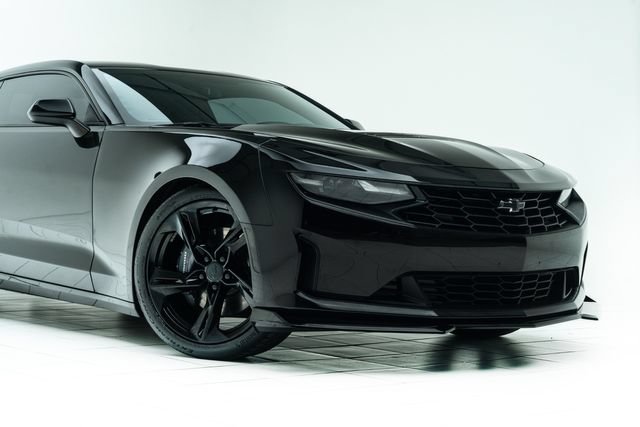 Used 2021 Chevrolet Camaro LT RWD image 4