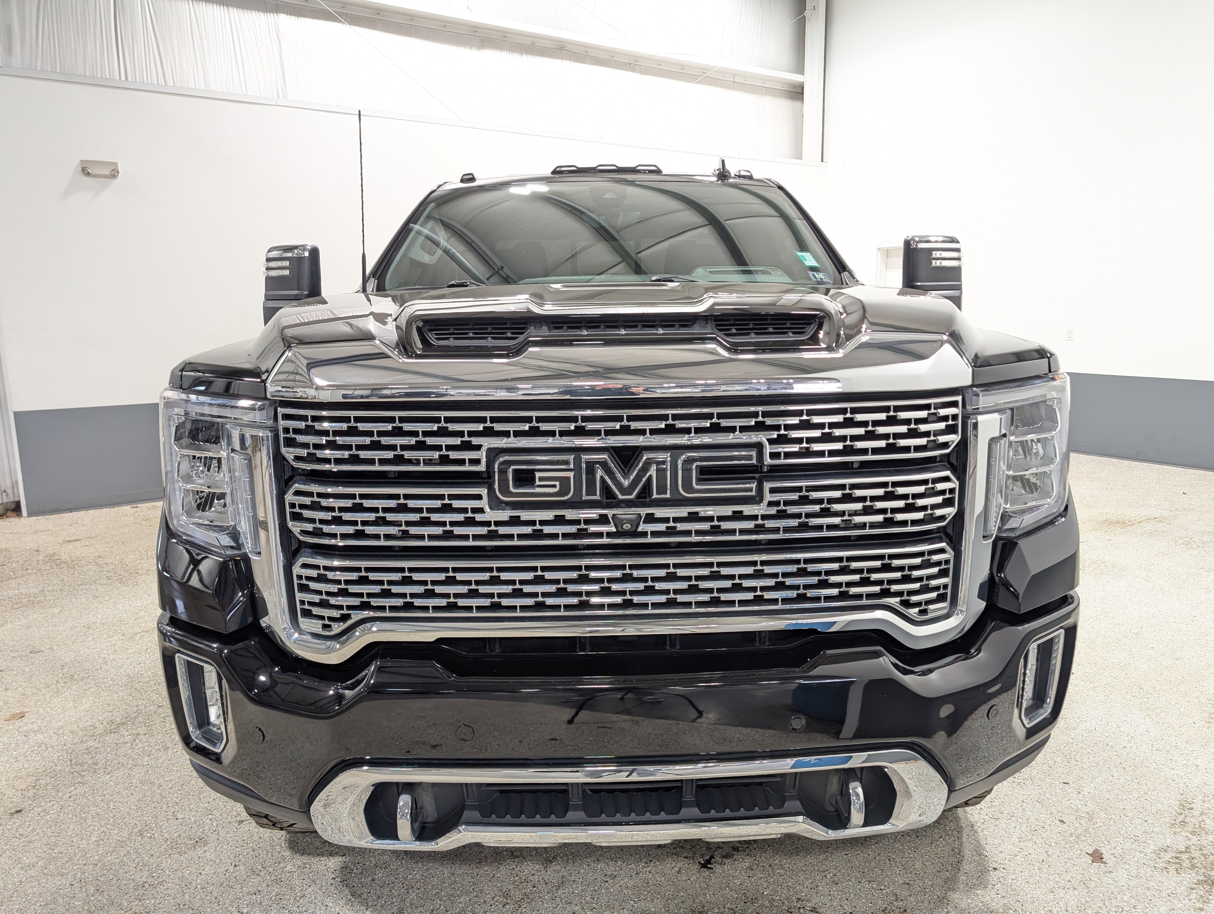 Used 2020 GMC Sierra 2500 Denali w/ Denali Ultimate Package AWD/4WD image 8