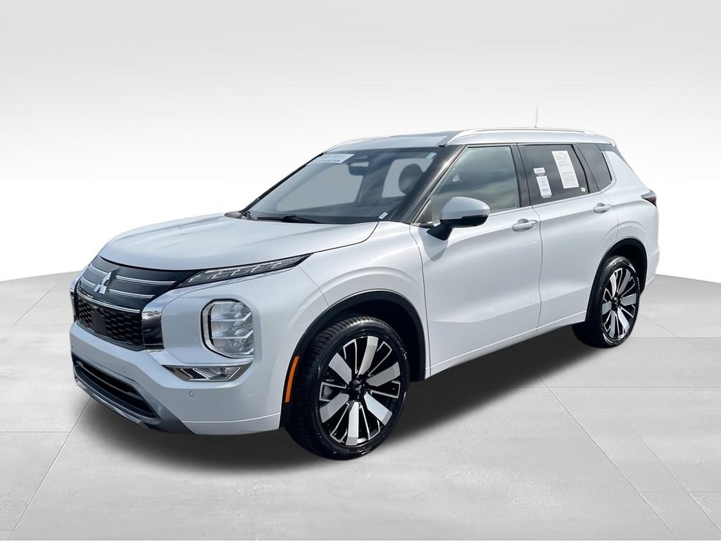 Used 2025 Mitsubishi Outlander SEL FWD image 4