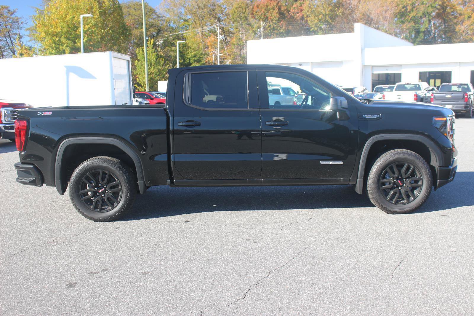 New 2026 GMC Sierra 1500 Elevation image 8