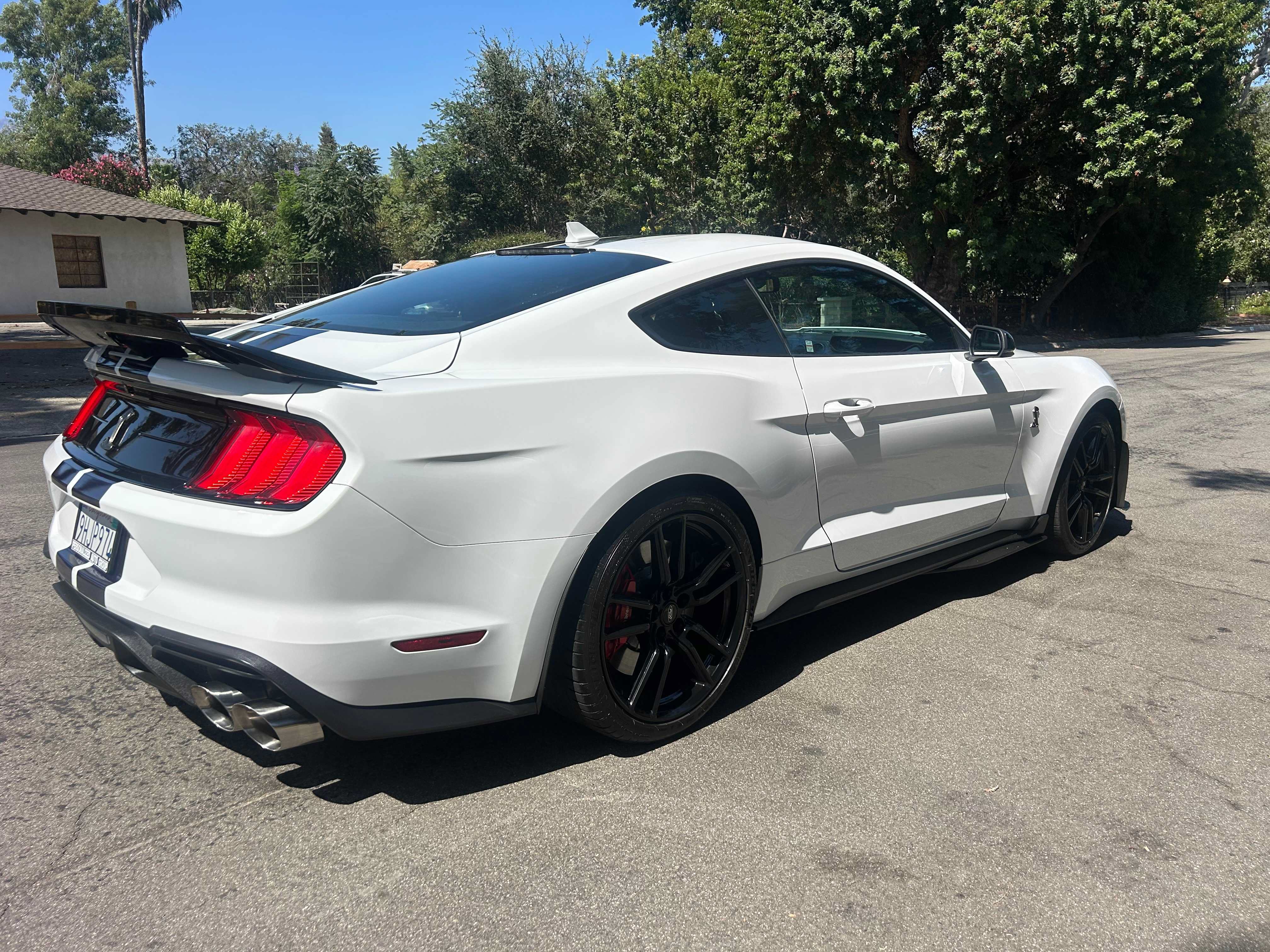 Used 2020 Ford Mustang Shelby GT500 w/ Technology Package RWD image 7