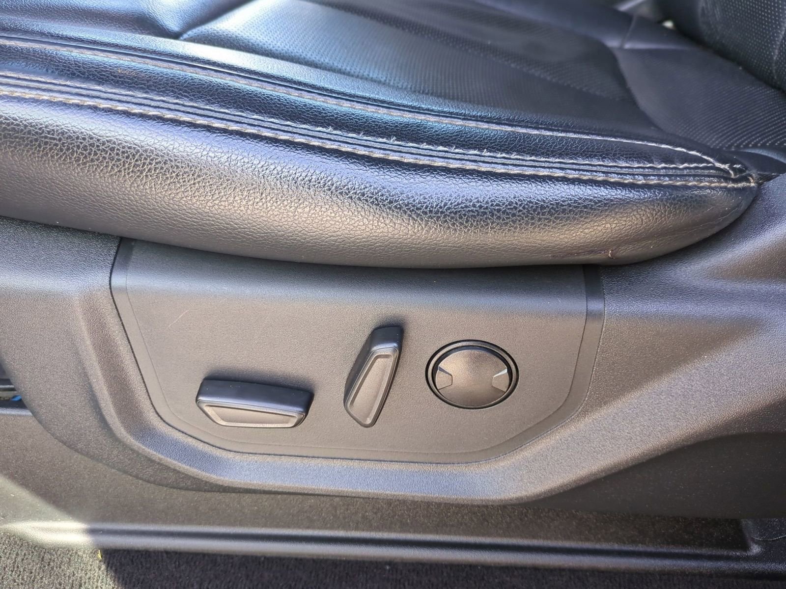 Used 2022 Ford F250 Lariat w/ Tremor Off-Road Package image 22