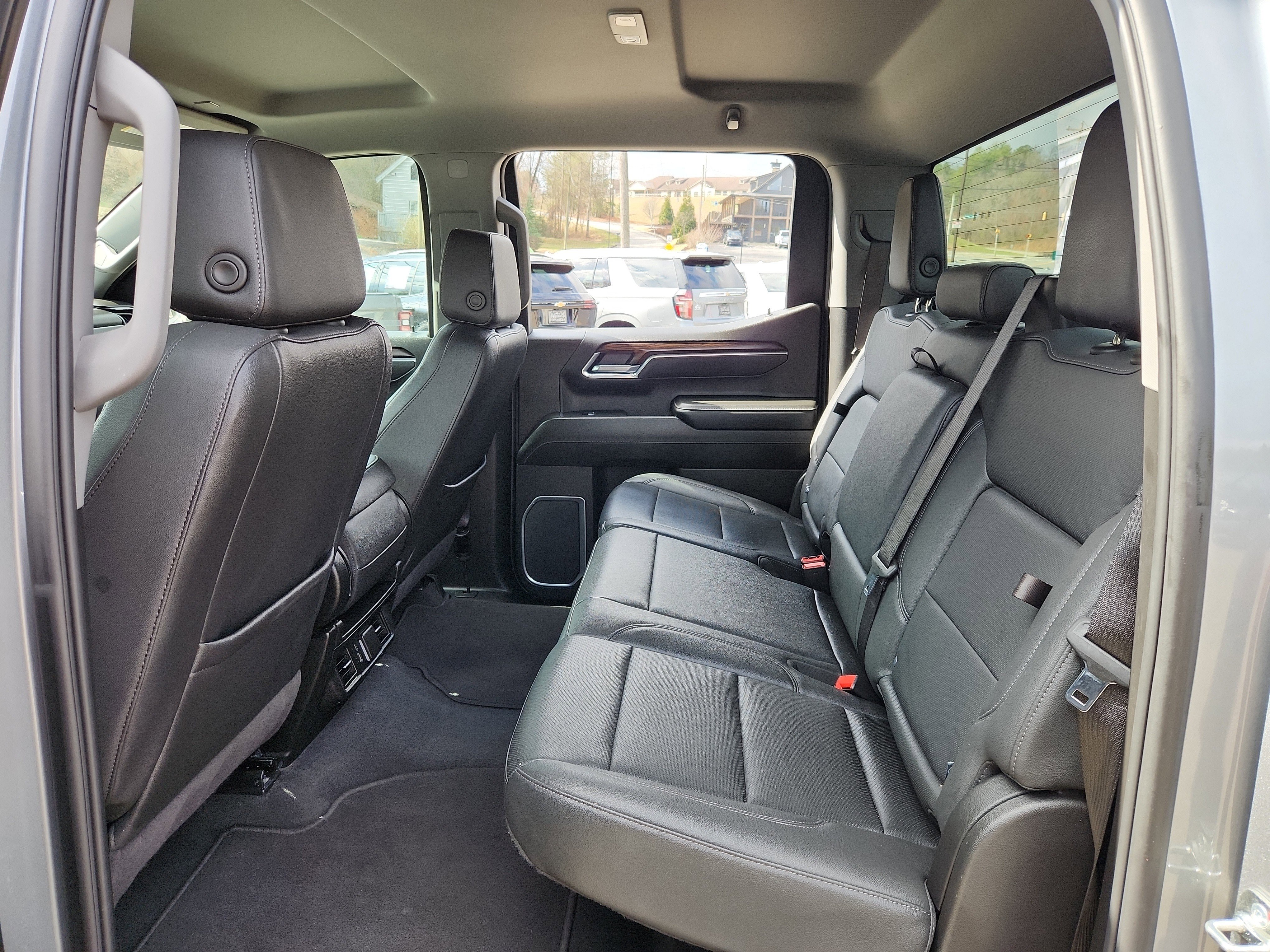 Used 2025 GMC Sierra 1500 SLT image 35