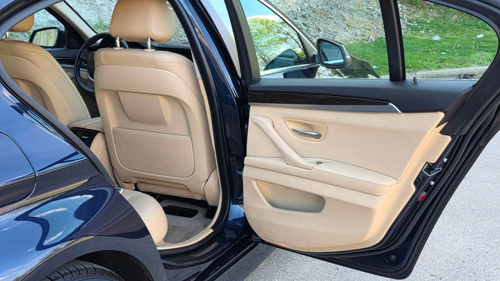 Used 2015 BMW 528i Sedan image 30