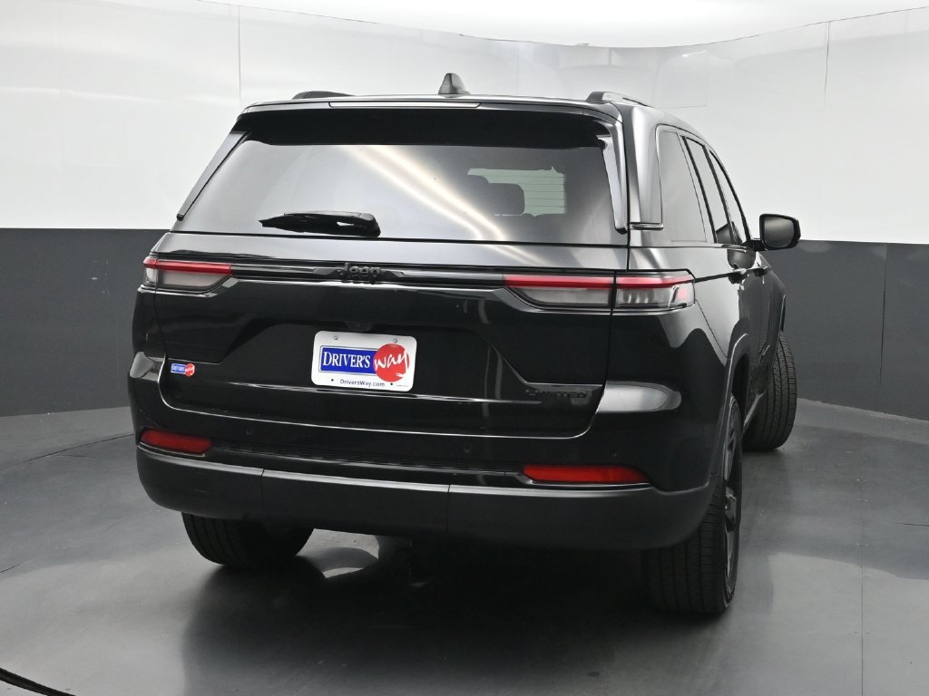 Used 2023 Jeep Grand Cherokee Limited w/ Black Appearance Package RWD image 46