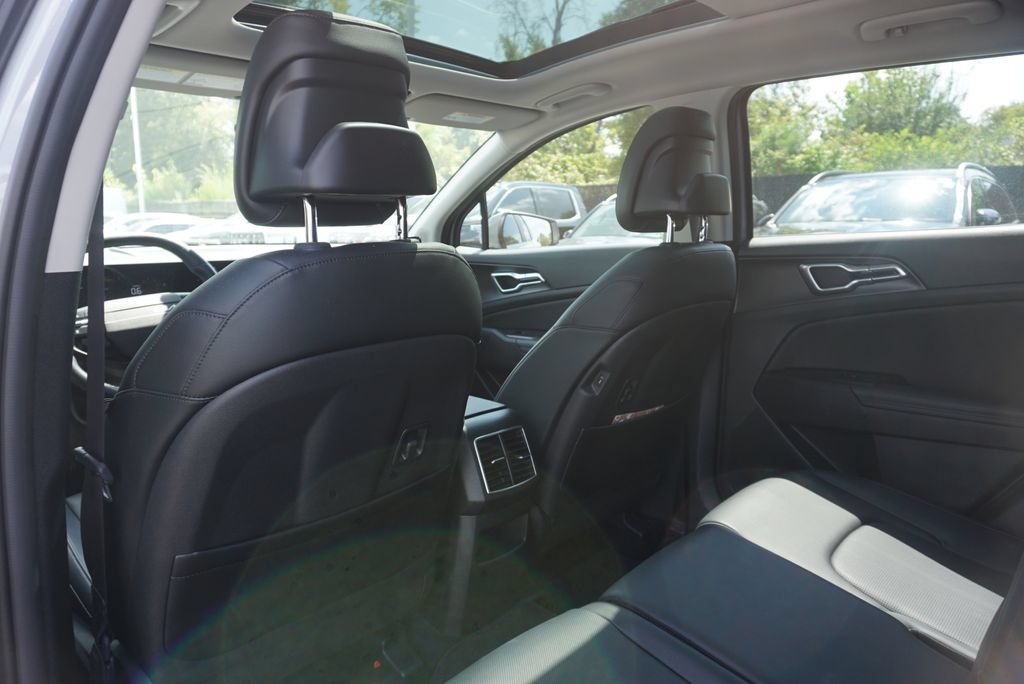 Used 2026 Kia Sportage EX w/ EX Panorama Roof Package FWD image 25