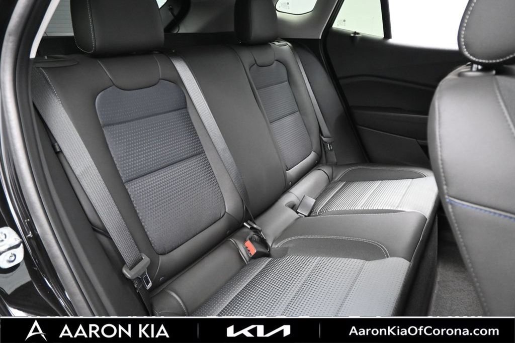 Used 2026 Chevrolet Trax LT w/ Sunroof Package FWD image 36