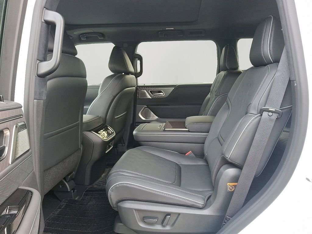 New 2026 INFINITI QX80 Autograph w/ Premium Cargo Package image 5