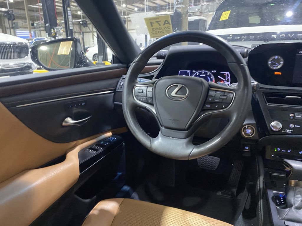 Used 2022 Lexus ES 350 w/ Premium Package FWD image 3