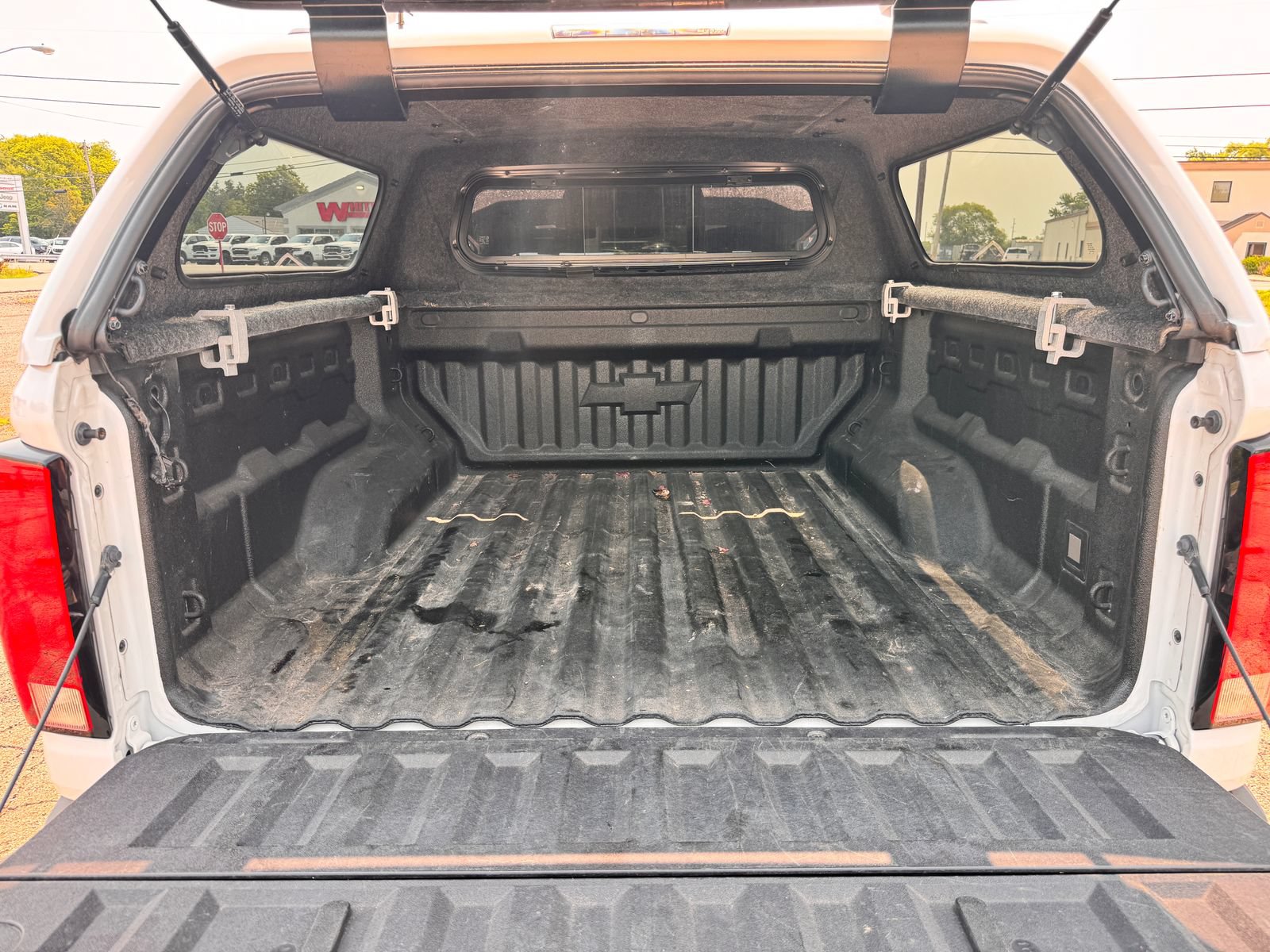 Used 2024 Chevrolet Colorado Trail Boss w/ Technology Package AWD/4WD image 6