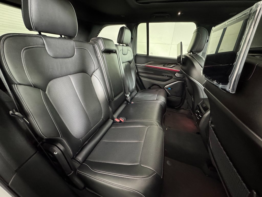 Used 2023 Jeep Grand Cherokee Overland w/ Rear Seat Video Group I image 18