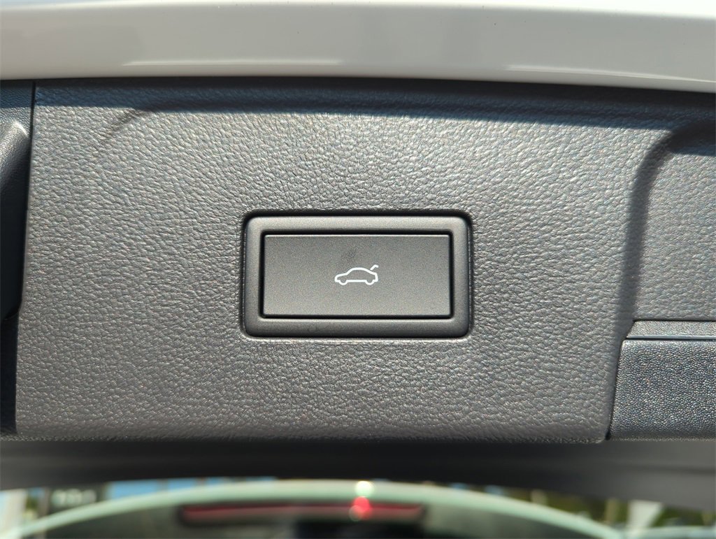 New 2026 Volkswagen Atlas SEL Premium R-Line image 21