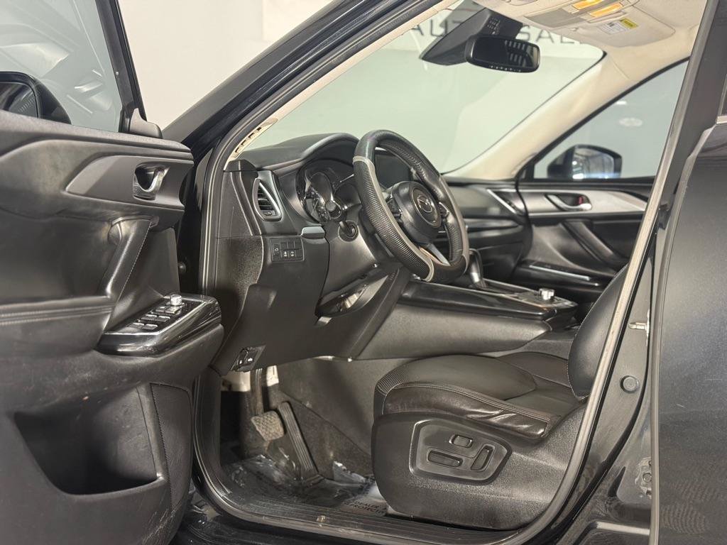 Used 2018 MAZDA CX-9 Touring FWD image 9
