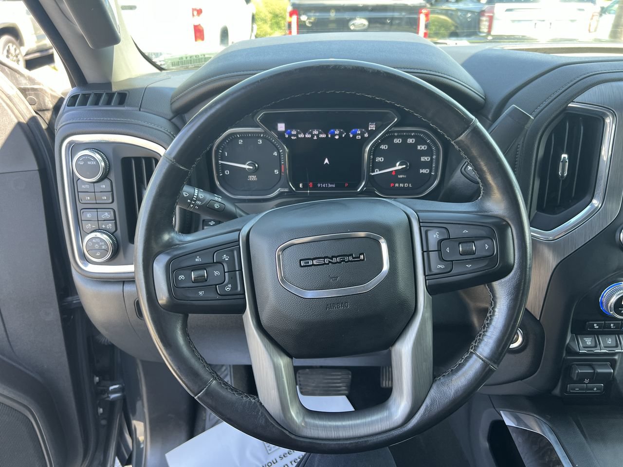 Used 2023 GMC Sierra 2500 Denali w/ Denali Ultimate Package AWD/4WD image 18