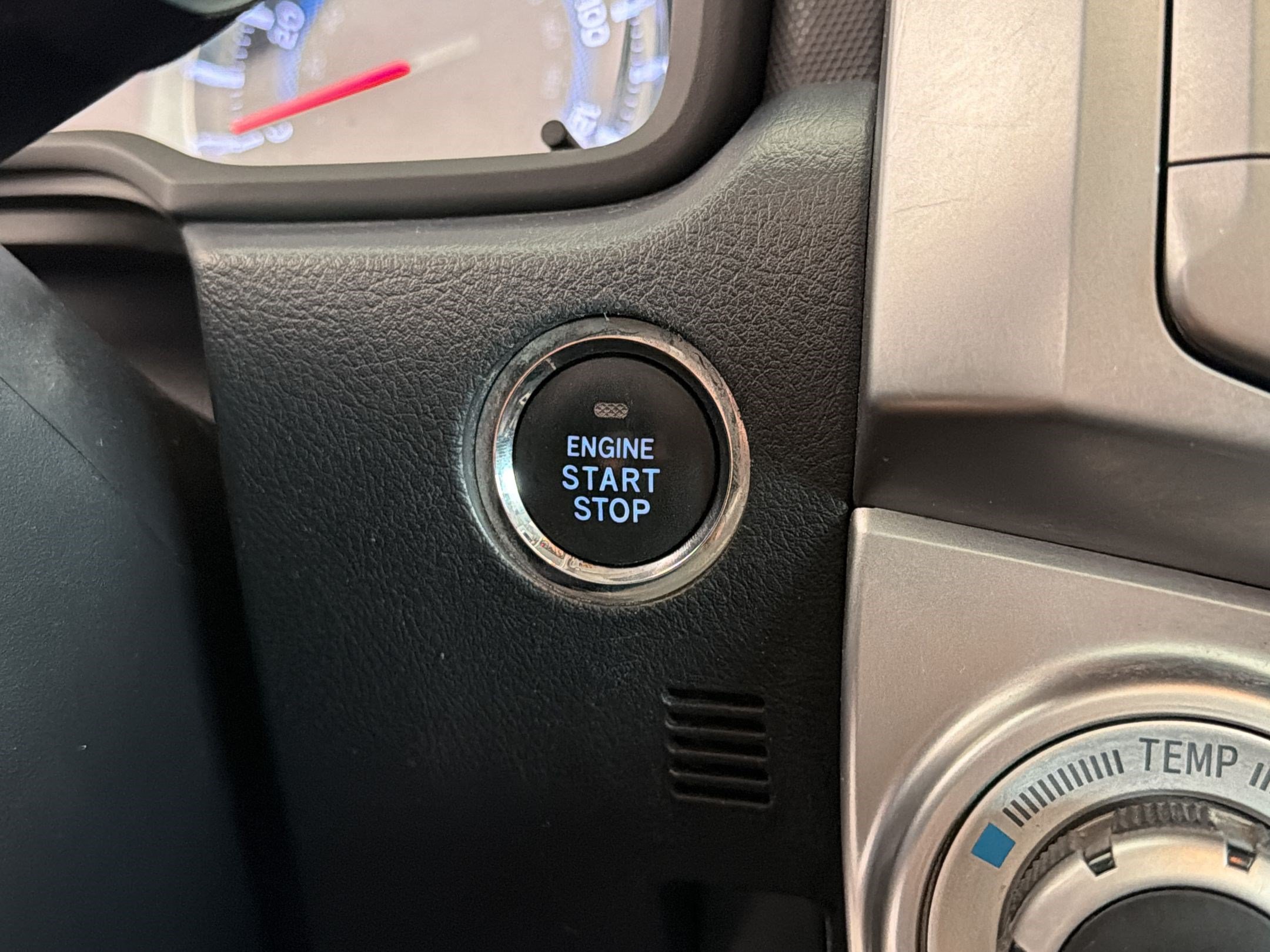 Used 2018 Toyota 4Runner Limited AWD/4WD image 17