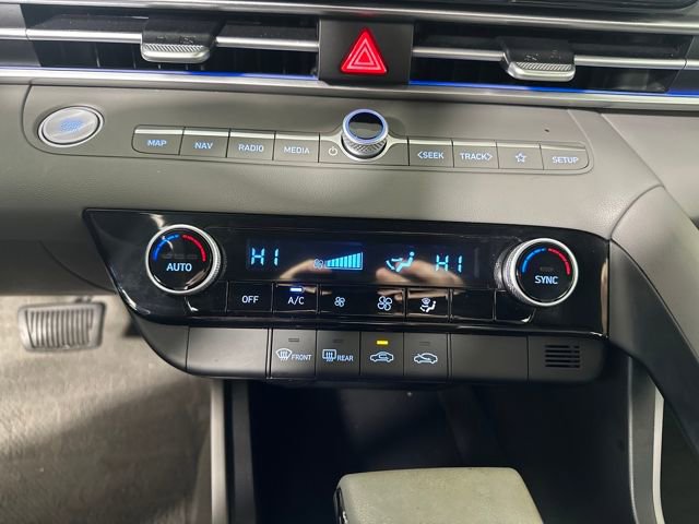 Certified 2024 Hyundai Elantra SEL image 23