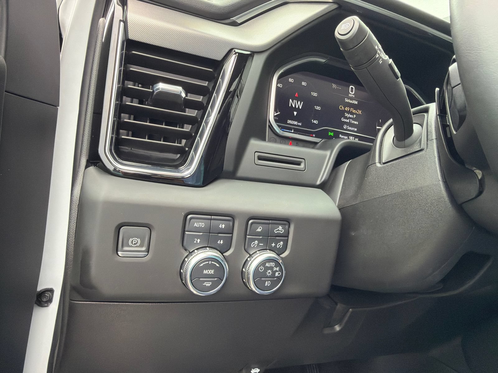 Used 2024 GMC Sierra 3500 Denali AWD/4WD image 36