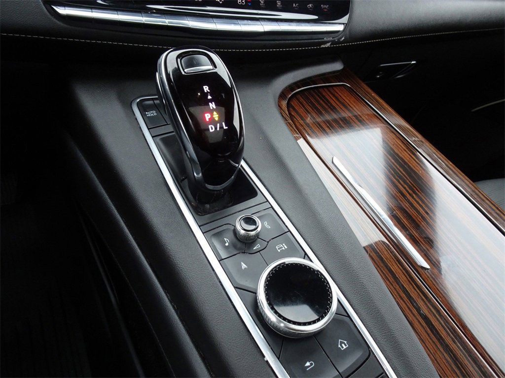 Certified 2022 Cadillac Escalade ESV Premium Luxury image 17