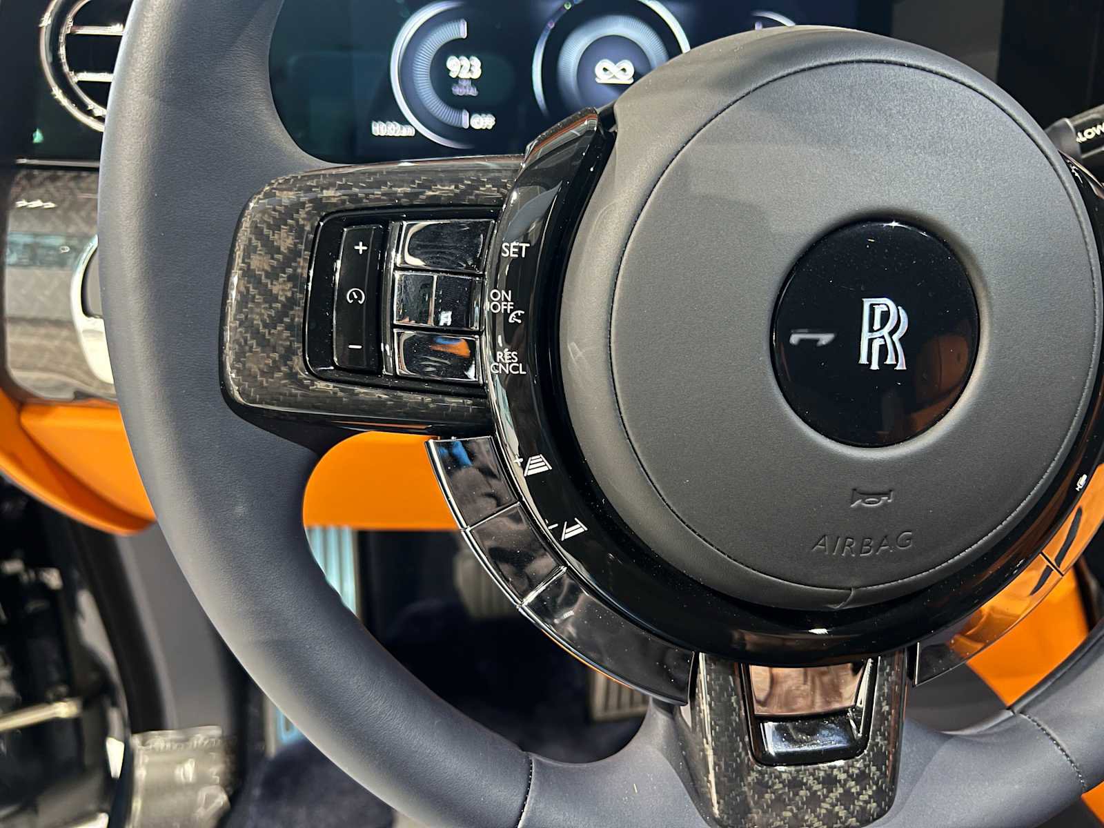 Used 2025 Rolls-Royce Cullinan Black Badge w/ Leather Finishing Pack image 35