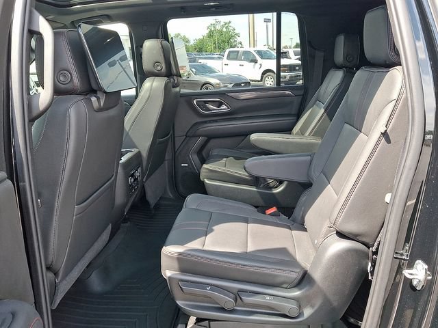 Used 2021 Chevrolet Suburban RST w/ Luxury Package AWD/4WD image 8