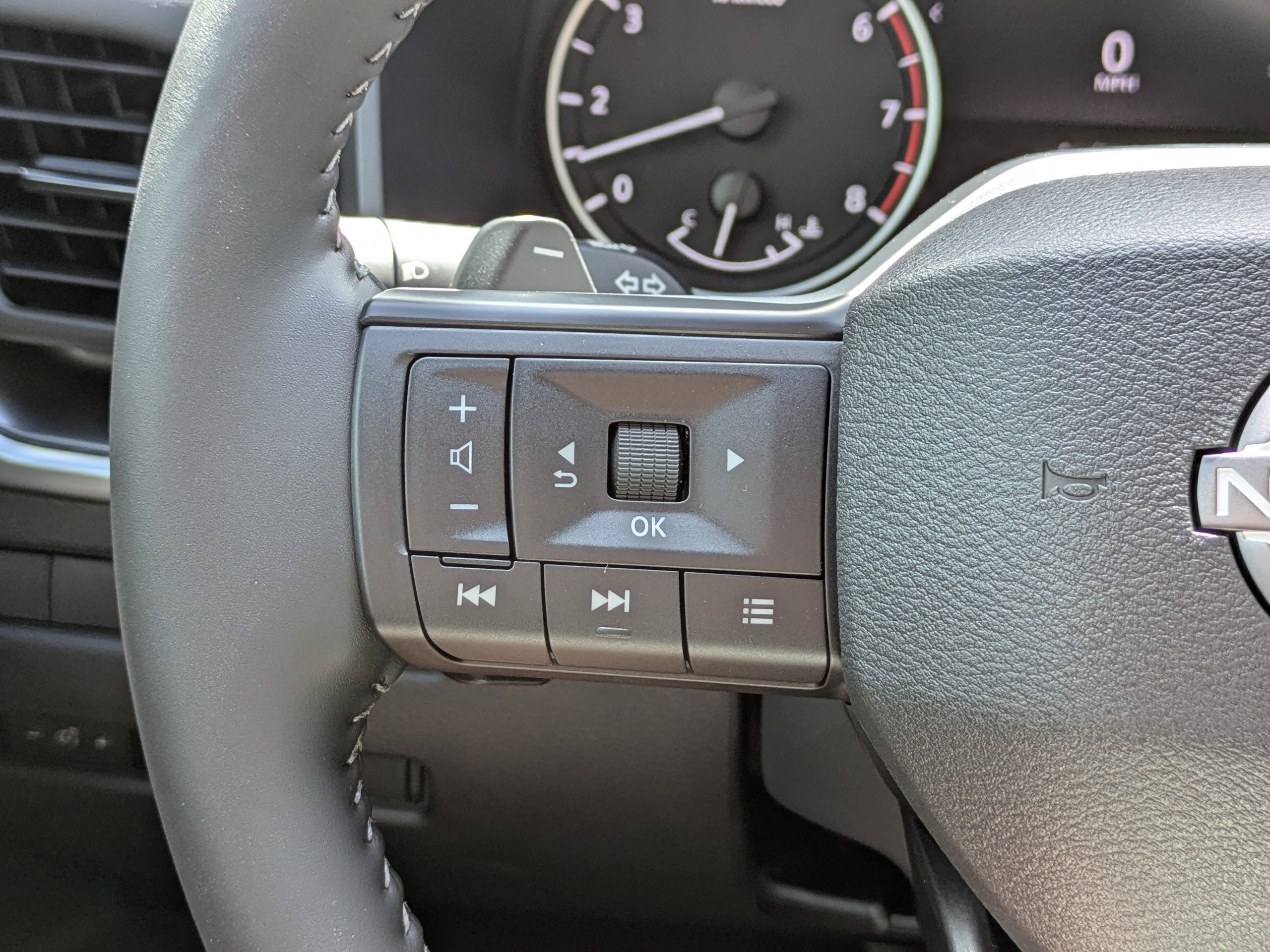 New 2026 Nissan Rogue SV FWD image 27