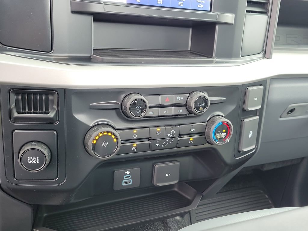 New 2026 Ford F350 XL w/ XL Chrome Package image 22