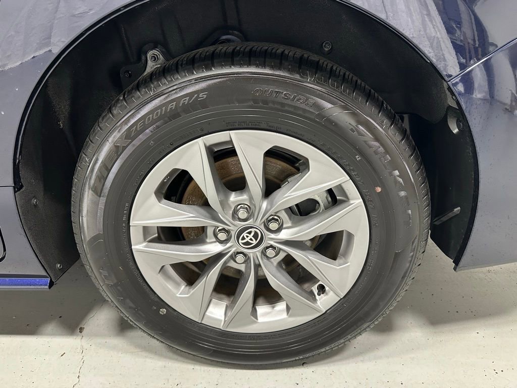 Used 2025 Toyota Sienna LE image 66