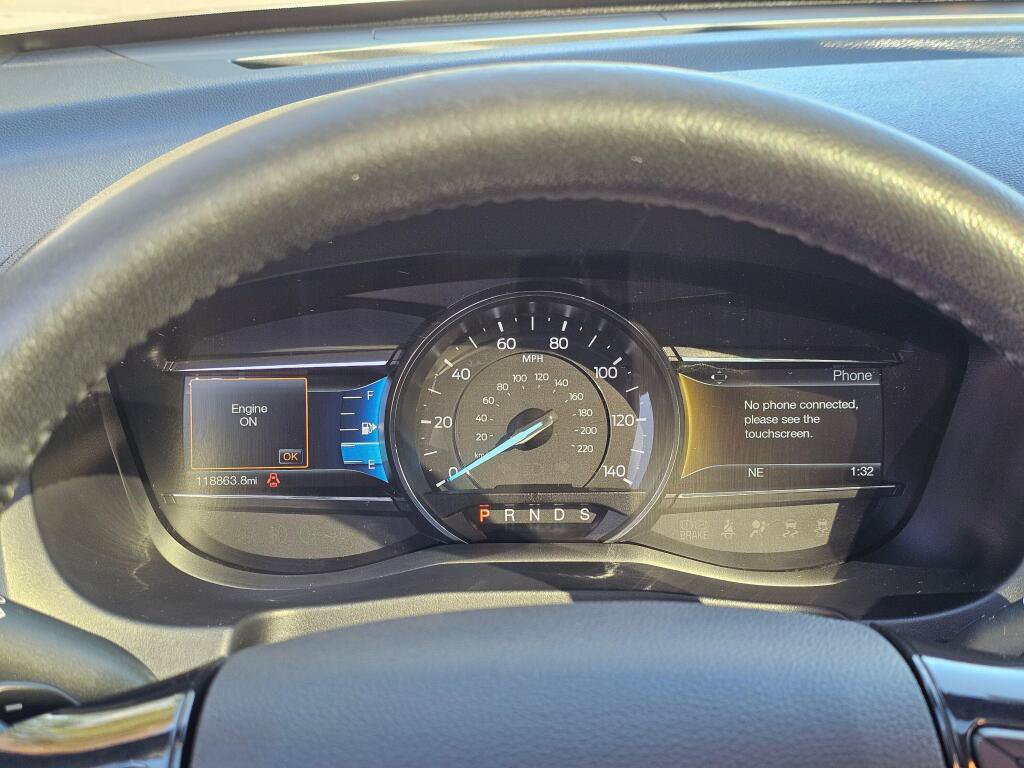 Used 2017 Ford Explorer XLT w/ Equipment Group 202A AWD/4WD image 27