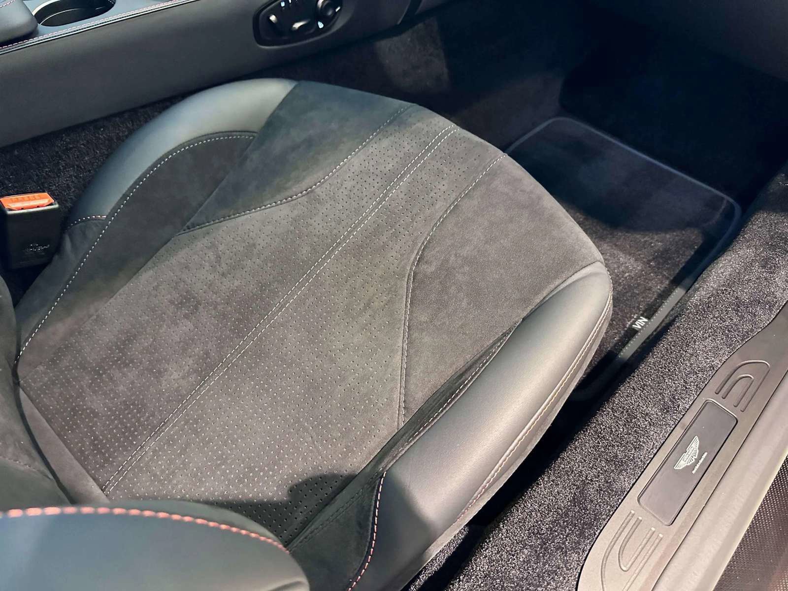 New 2025 Aston Martin V8 Vantage Coupe image 23