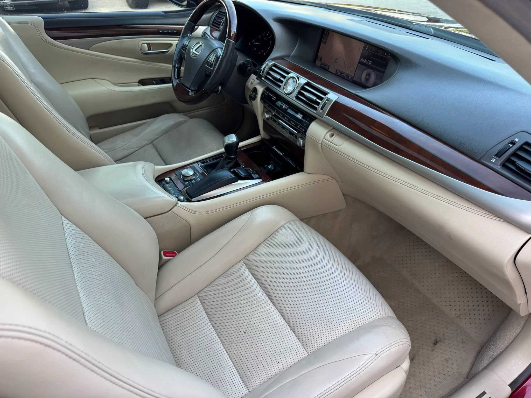 Used 2013 Lexus LS 460 L w/ Ultra Luxury Pkg AWD/4WD image 24