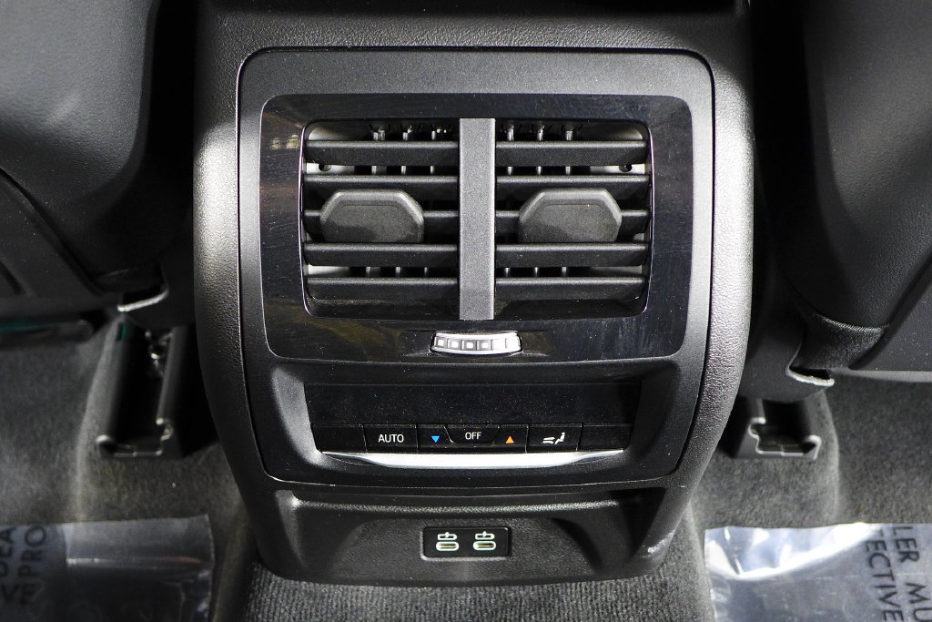 Used 2024 BMW X3 sDrive30i w/ Premium Package RWD image 24