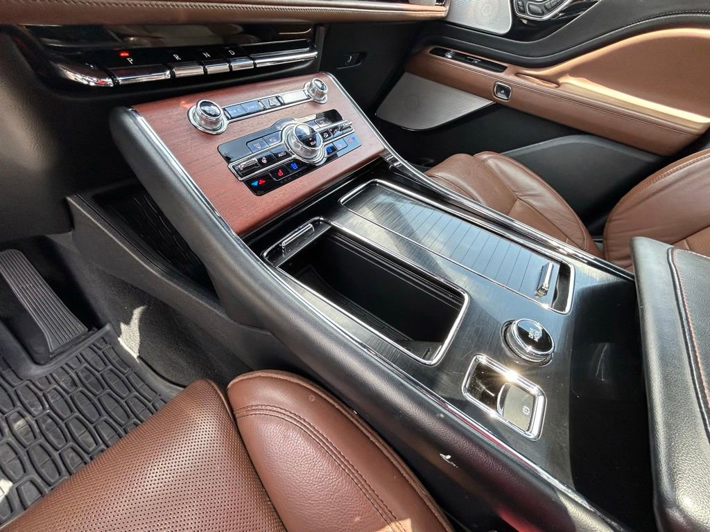 Used 2021 Lincoln Aviator Reserve w/ Equipment Group 202A AWD/4WD image 30