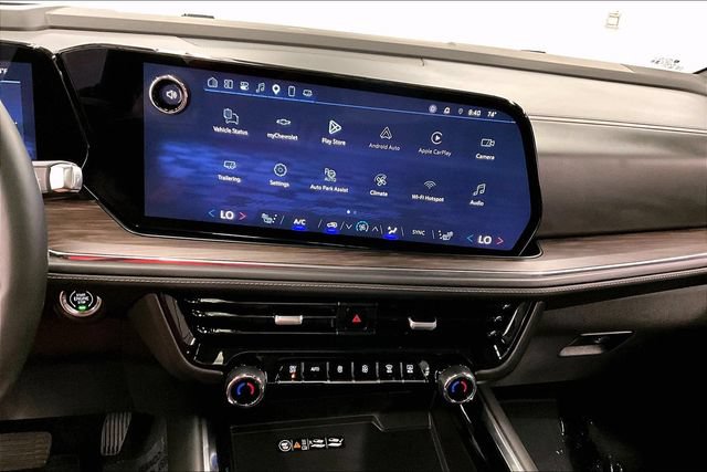 Used 2025 Chevrolet Suburban LT w/ Comfort Package AWD/4WD image 31