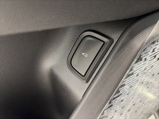 New 2026 Chevrolet Equinox LT w/ Convenience Package II FWD image 20