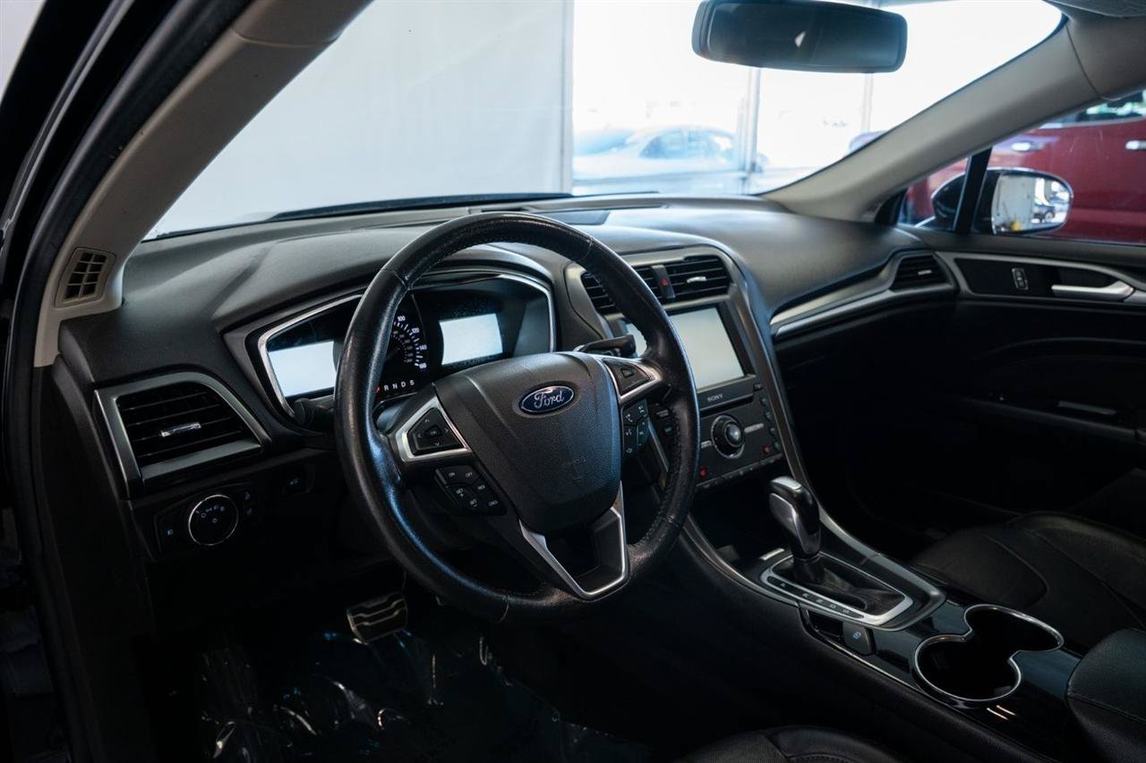 Used 2016 Ford Fusion Titanium FWD image 16