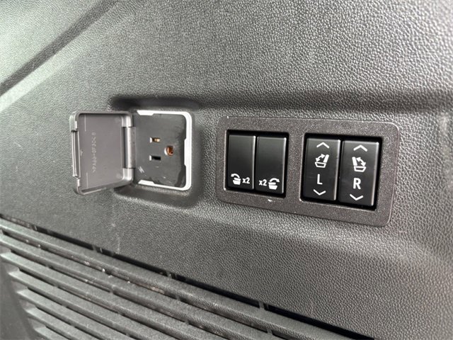 Used 2023 Chevrolet Suburban High Country w/ Premium Package 2 image 33