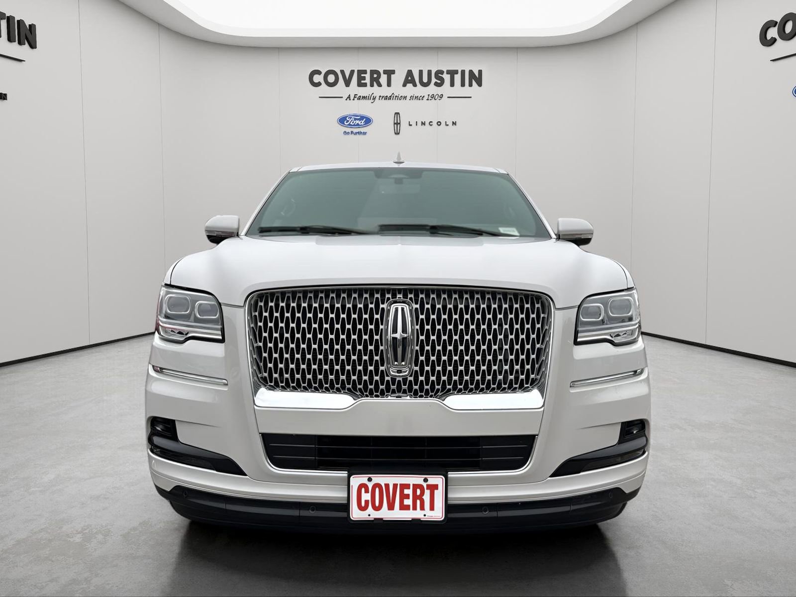 Certified 2024 Lincoln Navigator L Reserve image 8