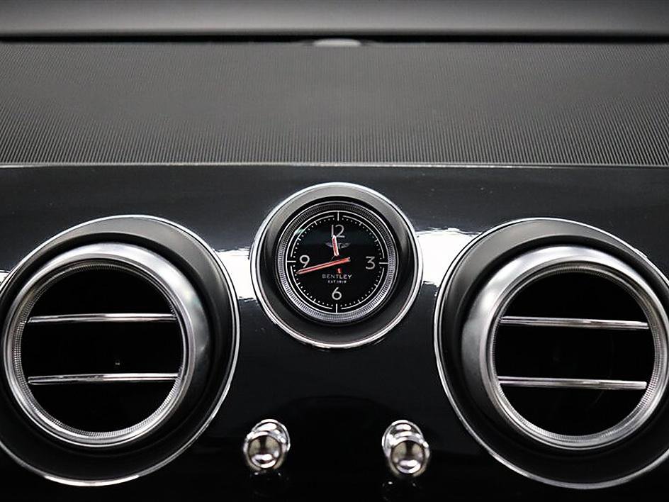Used 2019 Bentley Bentayga AWD/4WD image 29
