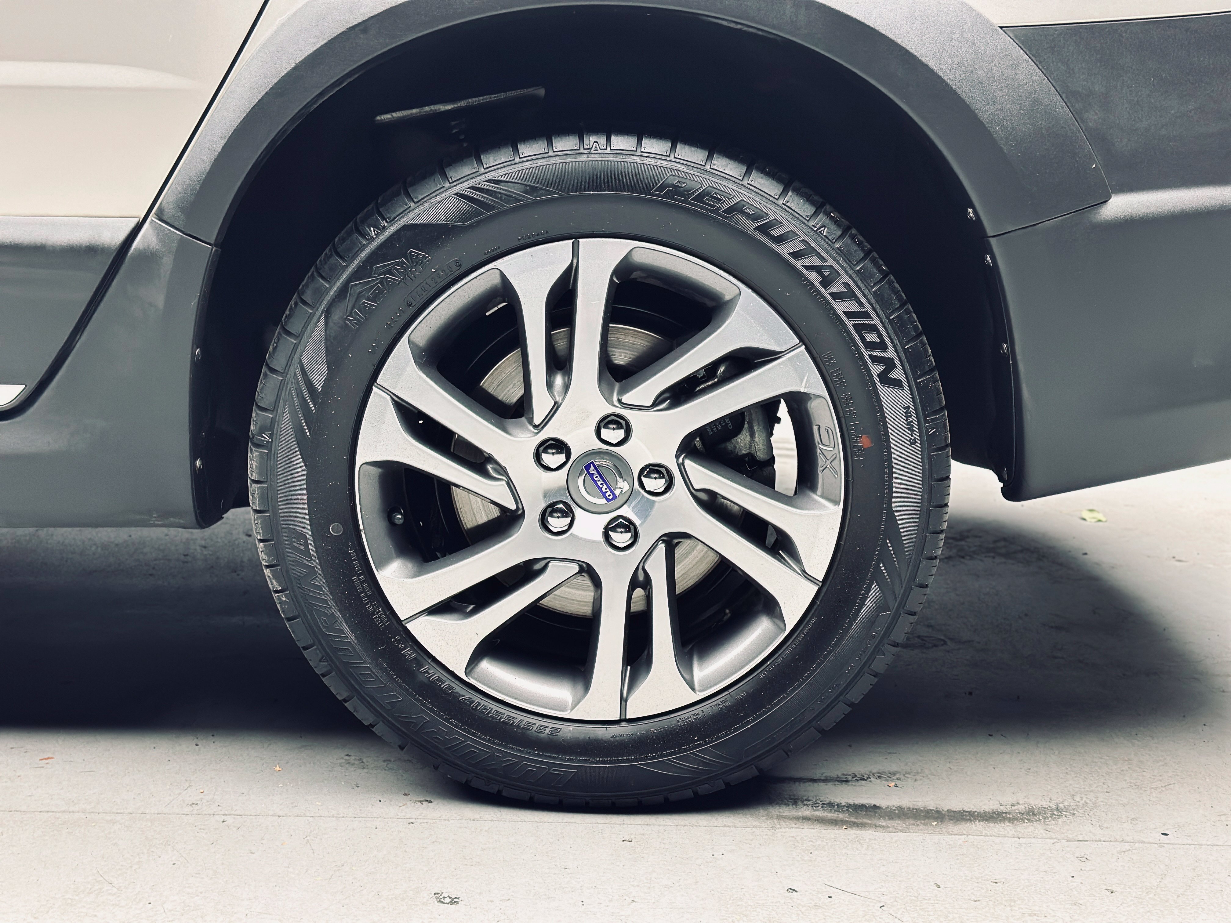 Used 2015 Volvo XC70 T5 Premier w/ Protection Package FWD image 34