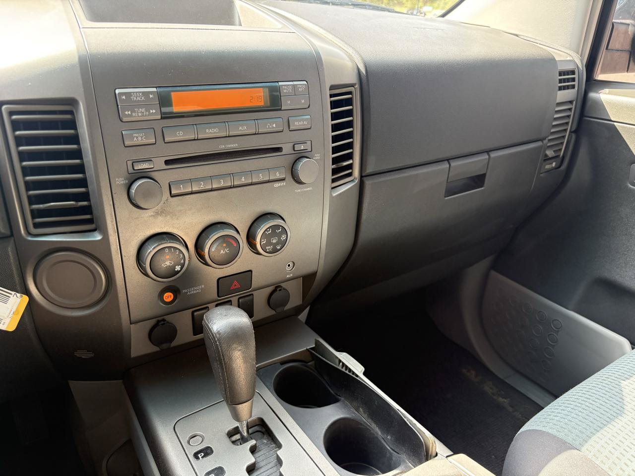 Used 2004 Nissan Titan SE RWD image 46