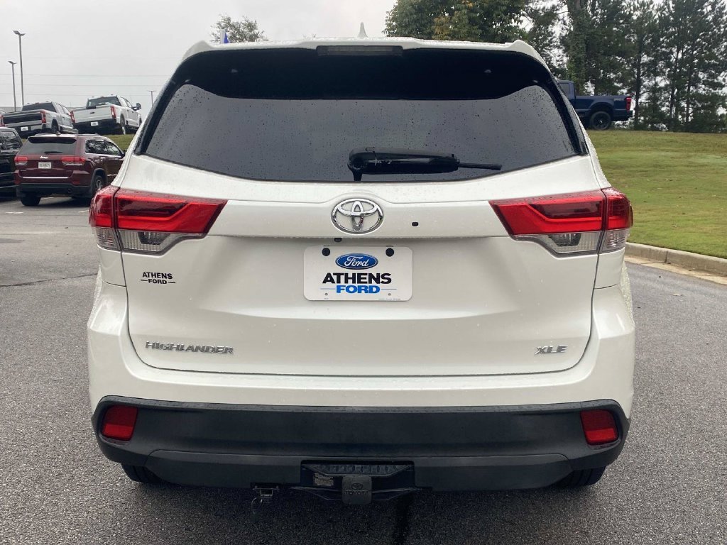 Used 2018 Toyota Highlander XLE FWD image 4