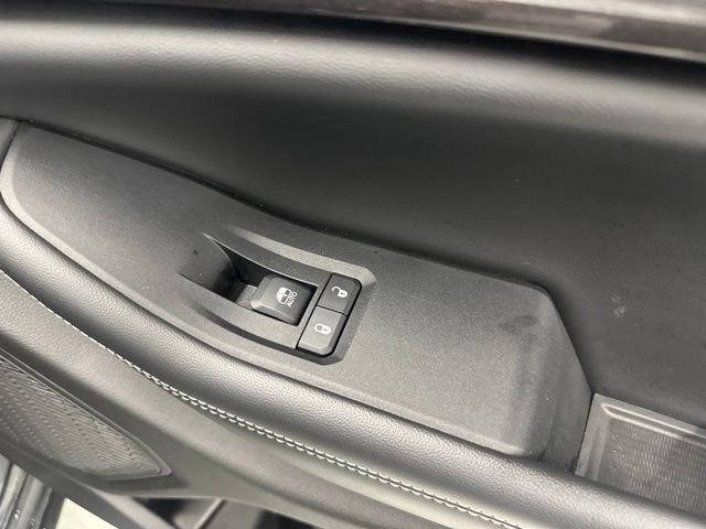 Used 2023 Jeep Grand Cherokee Altitude AWD/4WD image 28