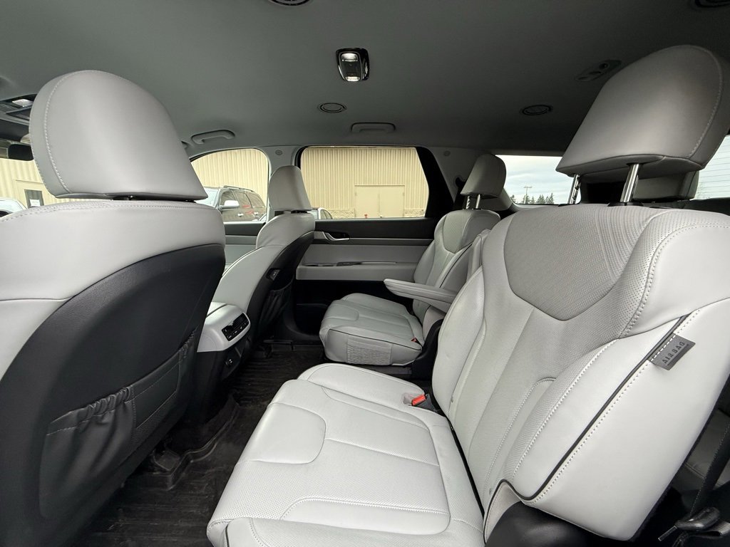Used 2023 Hyundai Palisade SEL image 6